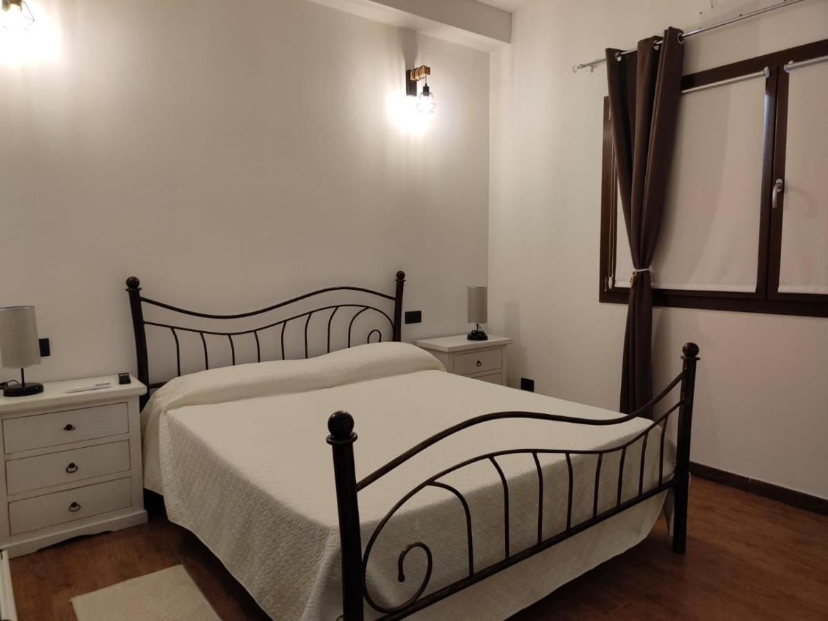 Casa Janas Affittacamere Bed & Breakfast 皮希纳斯 外观 照片